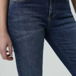 Jean Azul Oscuro Chevignon Cosmo Pulse Skinny -Feminora Moda Tienda De Ventas chevignon 3552 0724812 4 product