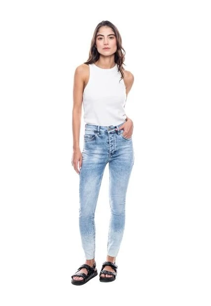 High Waist Skinny Fit Jeans Tono Claro Con Botonadura Interna Color Blue 5 High Waist Skinny Fit Jeans Tono Claro Con Botonadura Interna Color Blue - Imagen 3