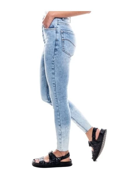 High Waist Skinny Fit Jeans Tono Claro Con Botonadura Interna Color Blue 8 High Waist Skinny Fit Jeans Tono Claro Con Botonadura Interna Color Blue - Imagen 6