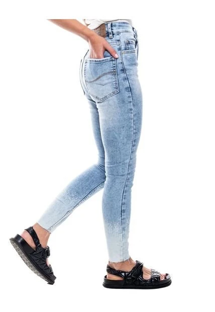 High Waist Skinny Fit Jeans Tono Claro Con Botonadura Interna Color Blue 9 High Waist Skinny Fit Jeans Tono Claro Con Botonadura Interna Color Blue - Imagen 7